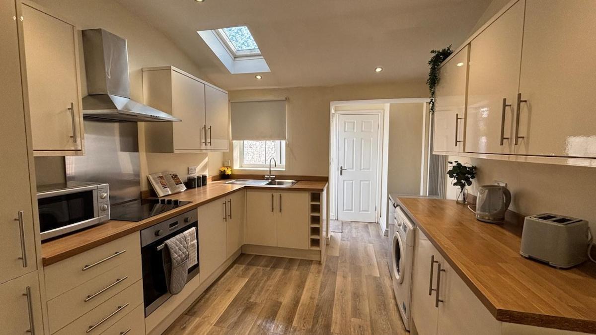 2 Bd House, Near Center Holiday home York