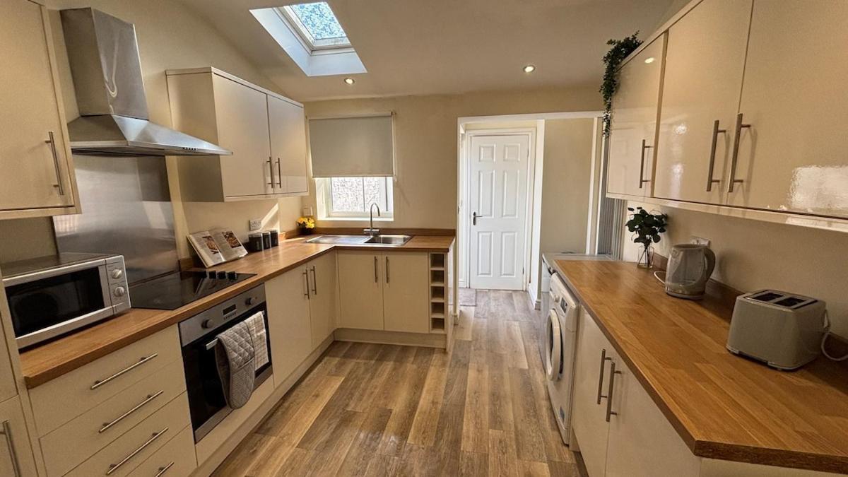 2 Bd House, Near Center York
